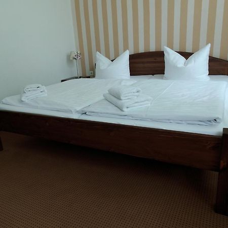 Pension & Restaurant "Alte Schule" Kluis Room photo